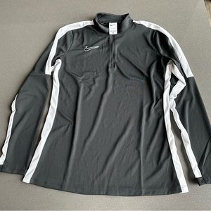 Nike Women’s quarter zip